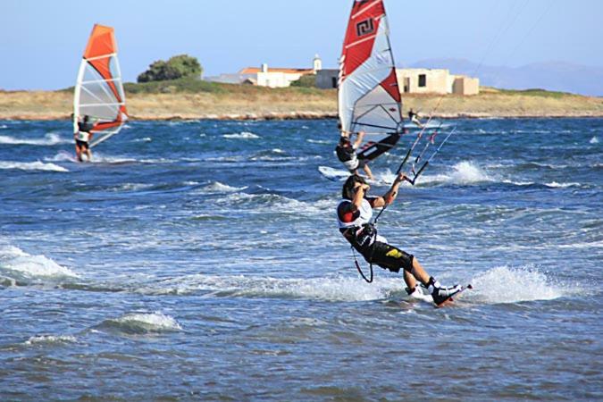 Windsurfing Seaside Apartment Artemida Ngoại thất bức ảnh