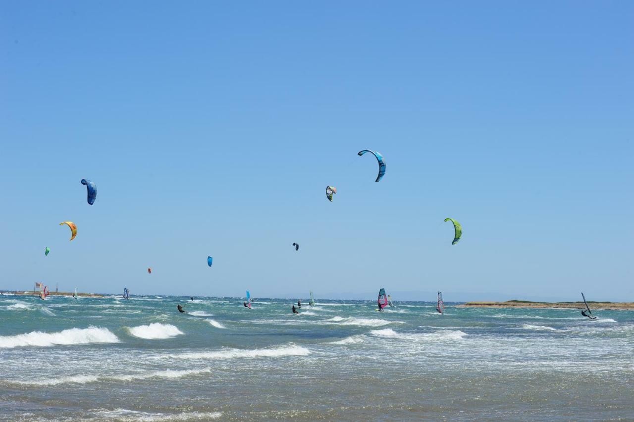 Windsurfing Seaside Apartment Artemida Ngoại thất bức ảnh