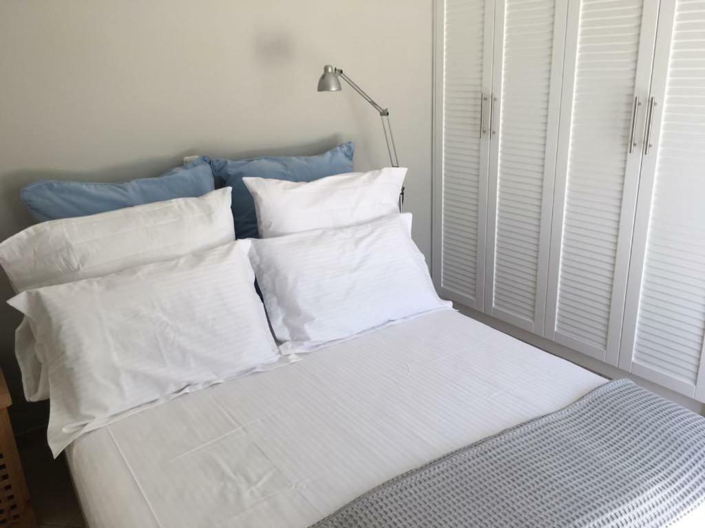 Windsurfing Seaside Apartment Artemida Ngoại thất bức ảnh